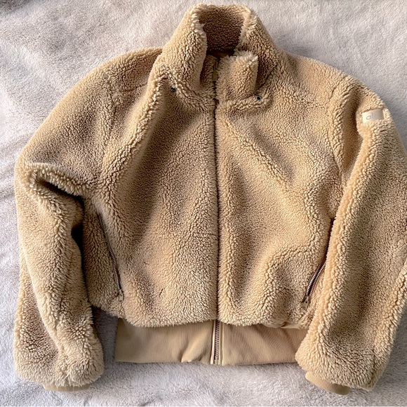 NWOT Alo Yoga Sherpa Jacket Fleece Size S - Picture 3 of 13